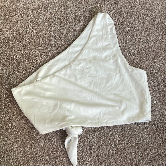 Superdown Willow One Shoulder Top in White - Picture 3 of 5